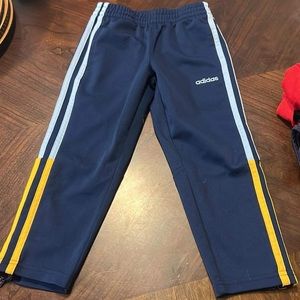 Adidas pants size 4T